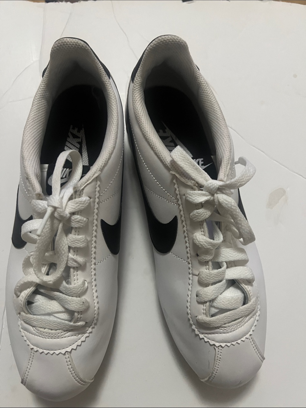 Nike Cortez Classic White Sneakers with Black Swoosh size 9